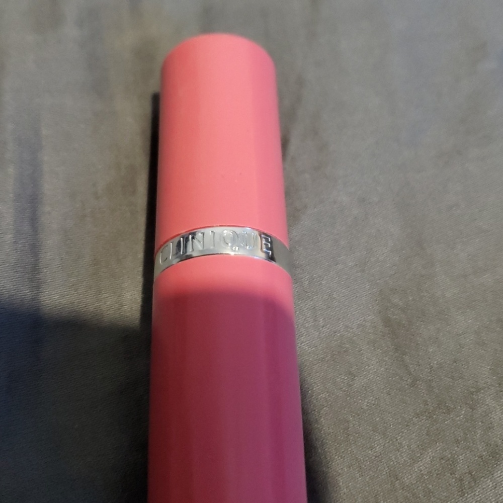 Clinique Matte Petal Lipstick *New*